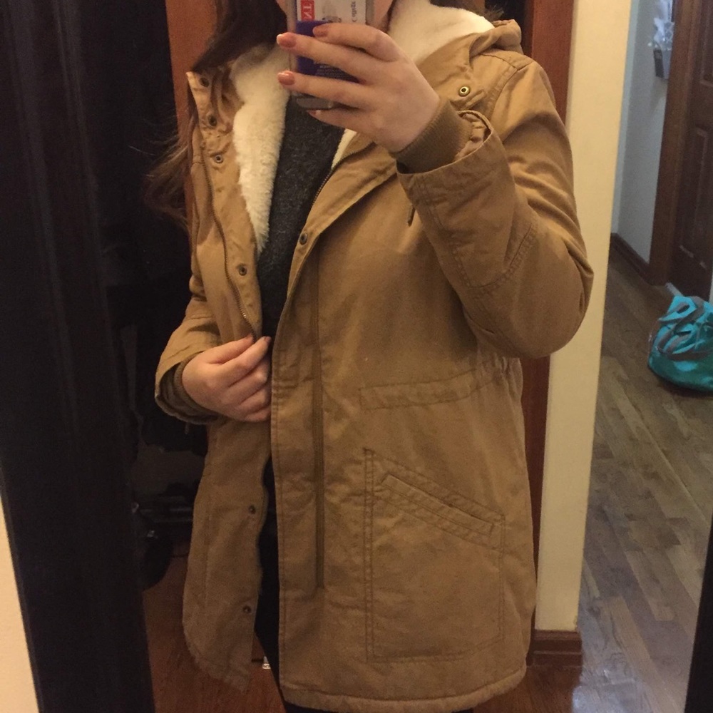 Old Navy Tan Winter Coat with White Fur Lining